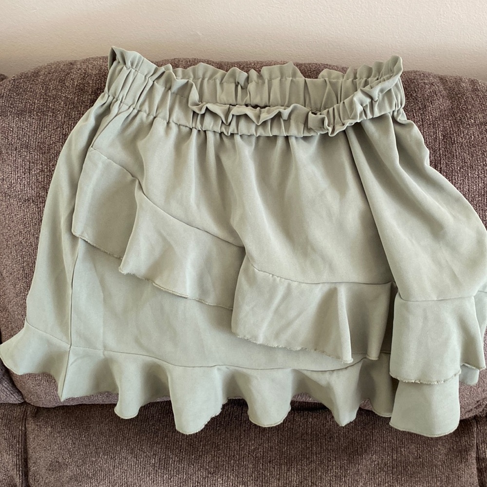 Ruffle skirt